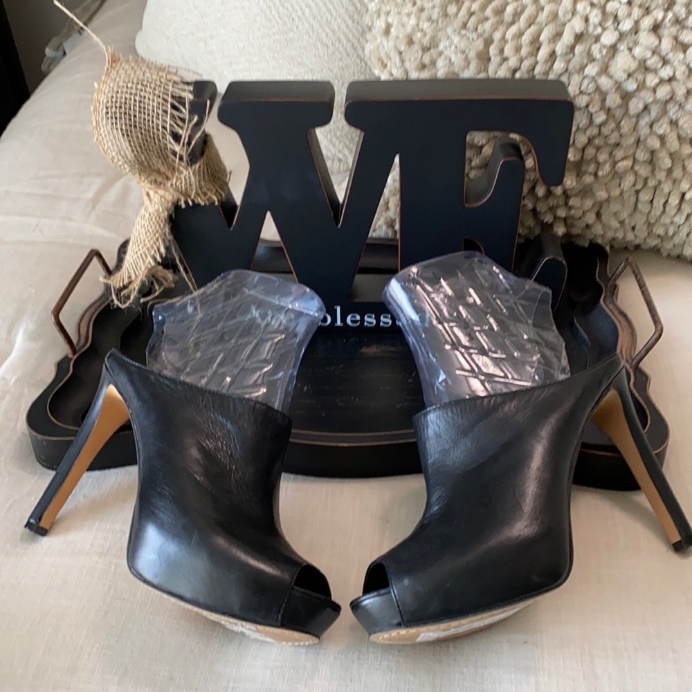 Vince Camuto Heels Size: 7 1/2